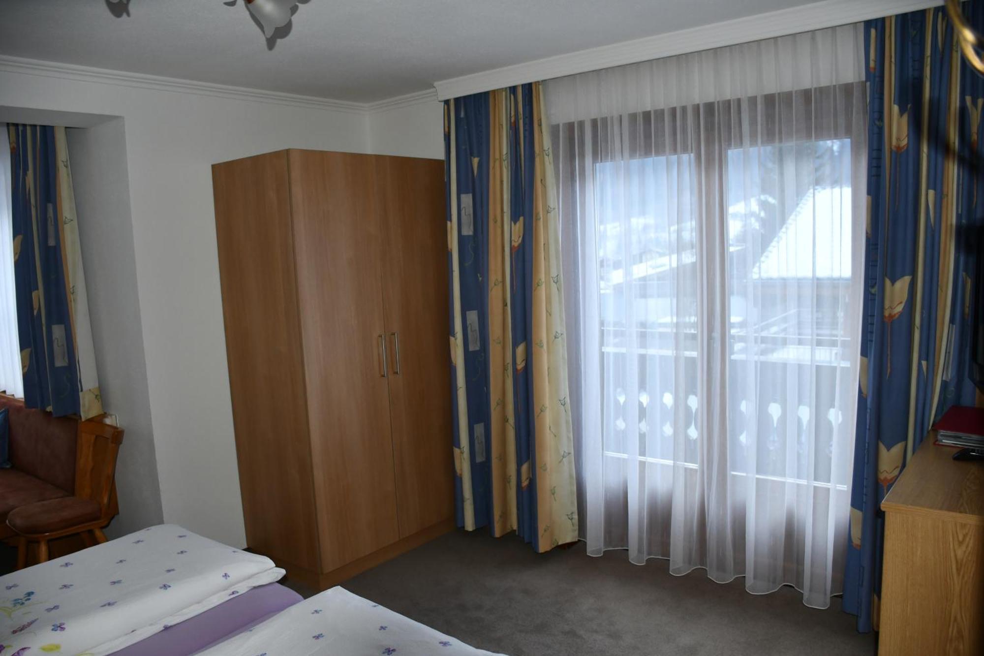 Gaestehaus Brugger Neukirchen am Großvenediger Pokoj fotografie