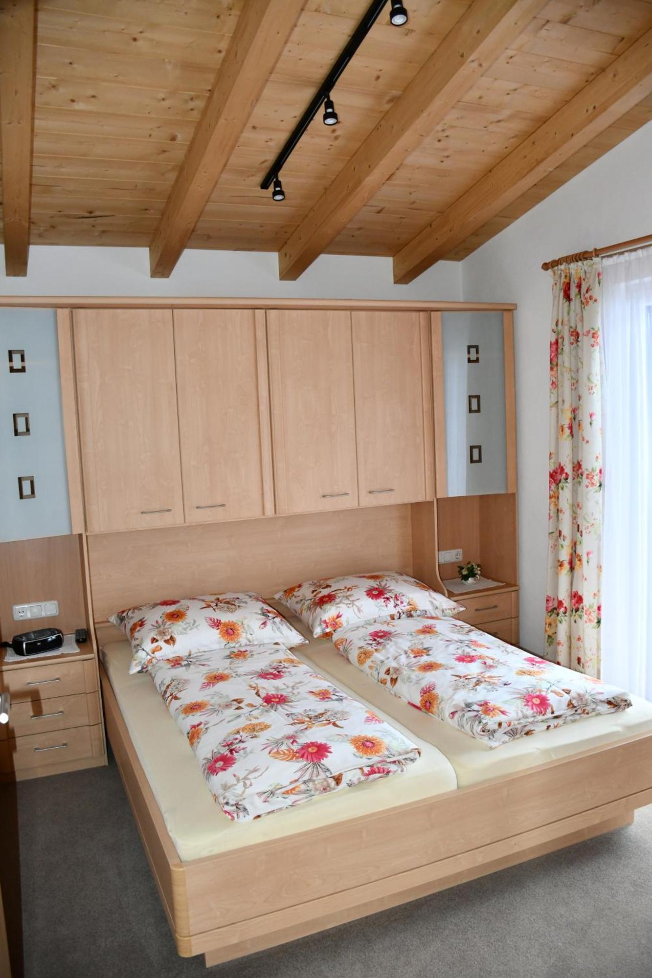 Gaestehaus Brugger Neukirchen am Großvenediger Pokoj fotografie